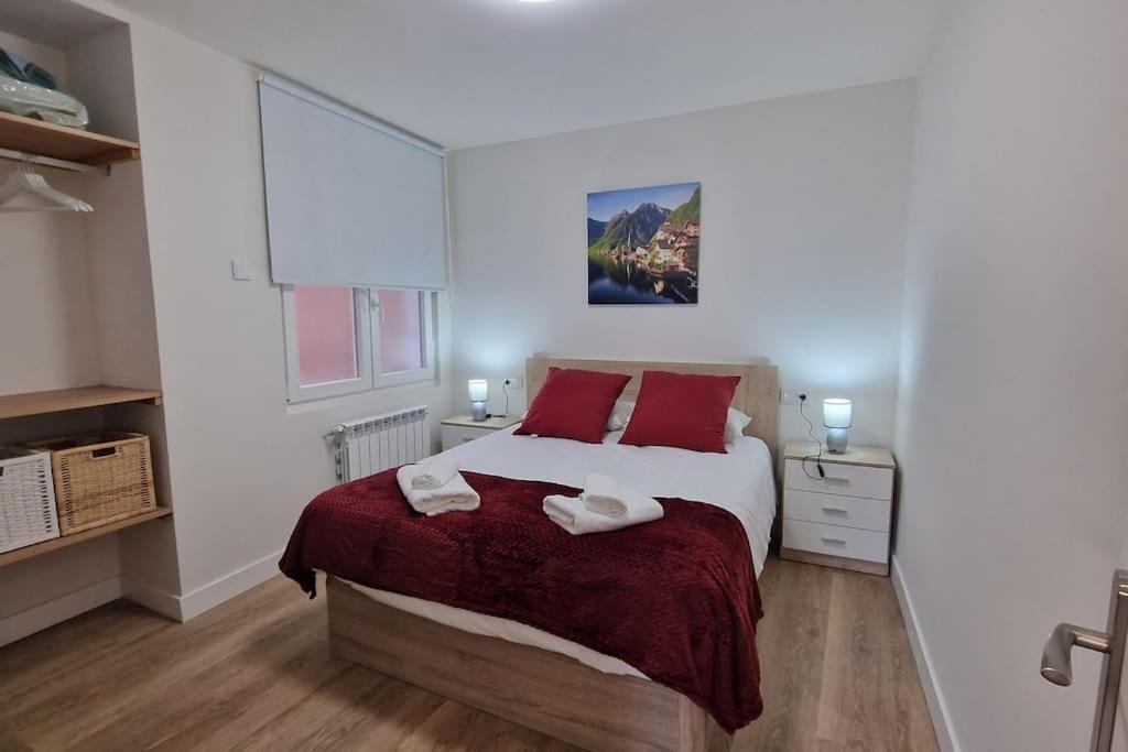 Apartamento Aires De Tineo Oviedo Esterno foto