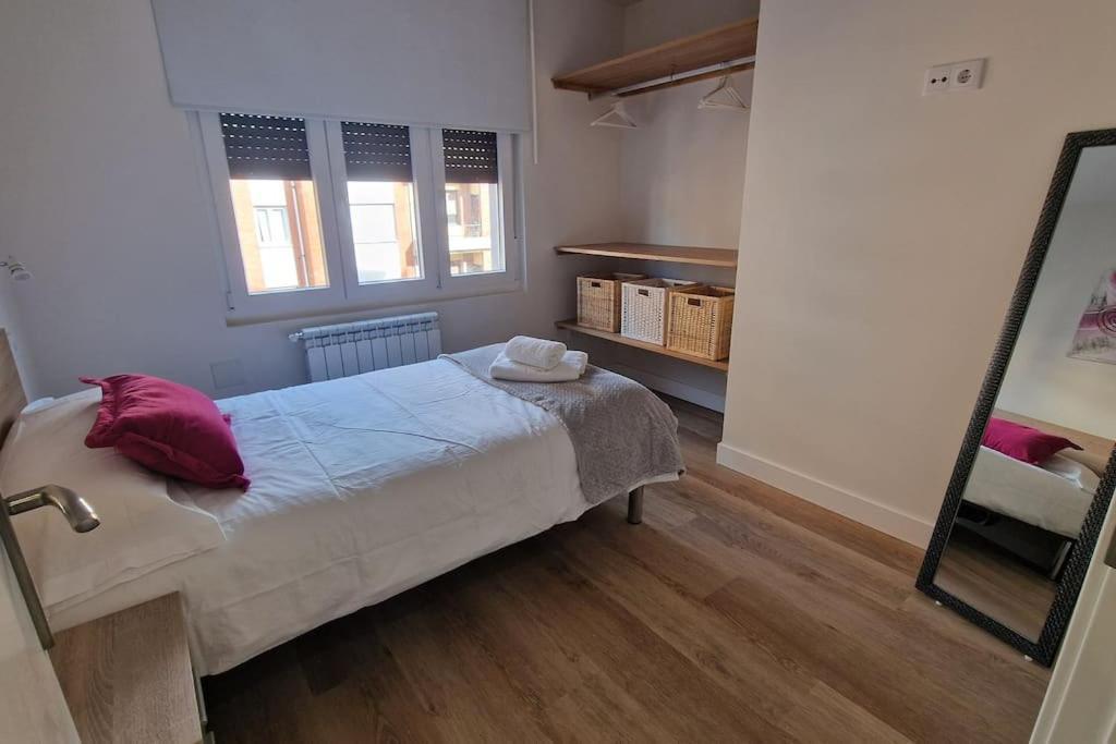 Apartamento Aires De Tineo Oviedo Esterno foto